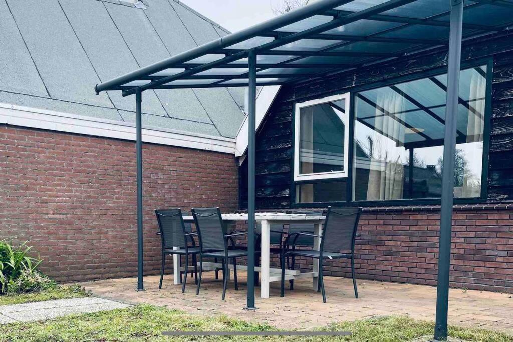 Leuke Bungalow In Noord-Holland Opmeer Dış mekan fotoğraf