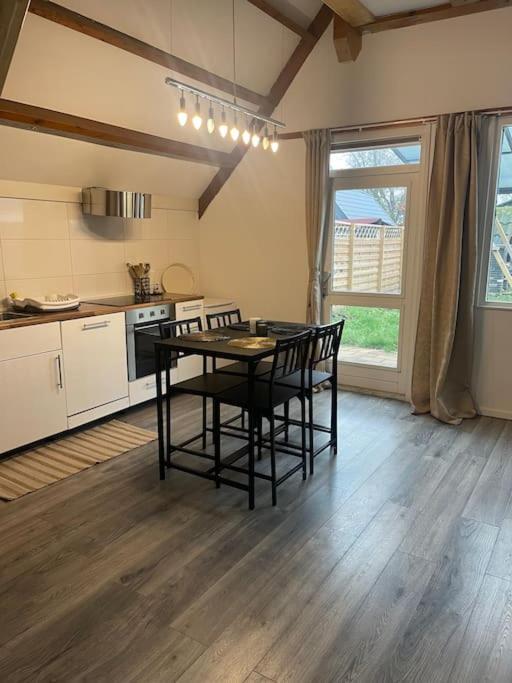 Leuke Bungalow In Noord-Holland Opmeer Dış mekan fotoğraf